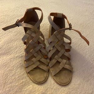 Gently Used Mi.iM Heels Tan Size 10